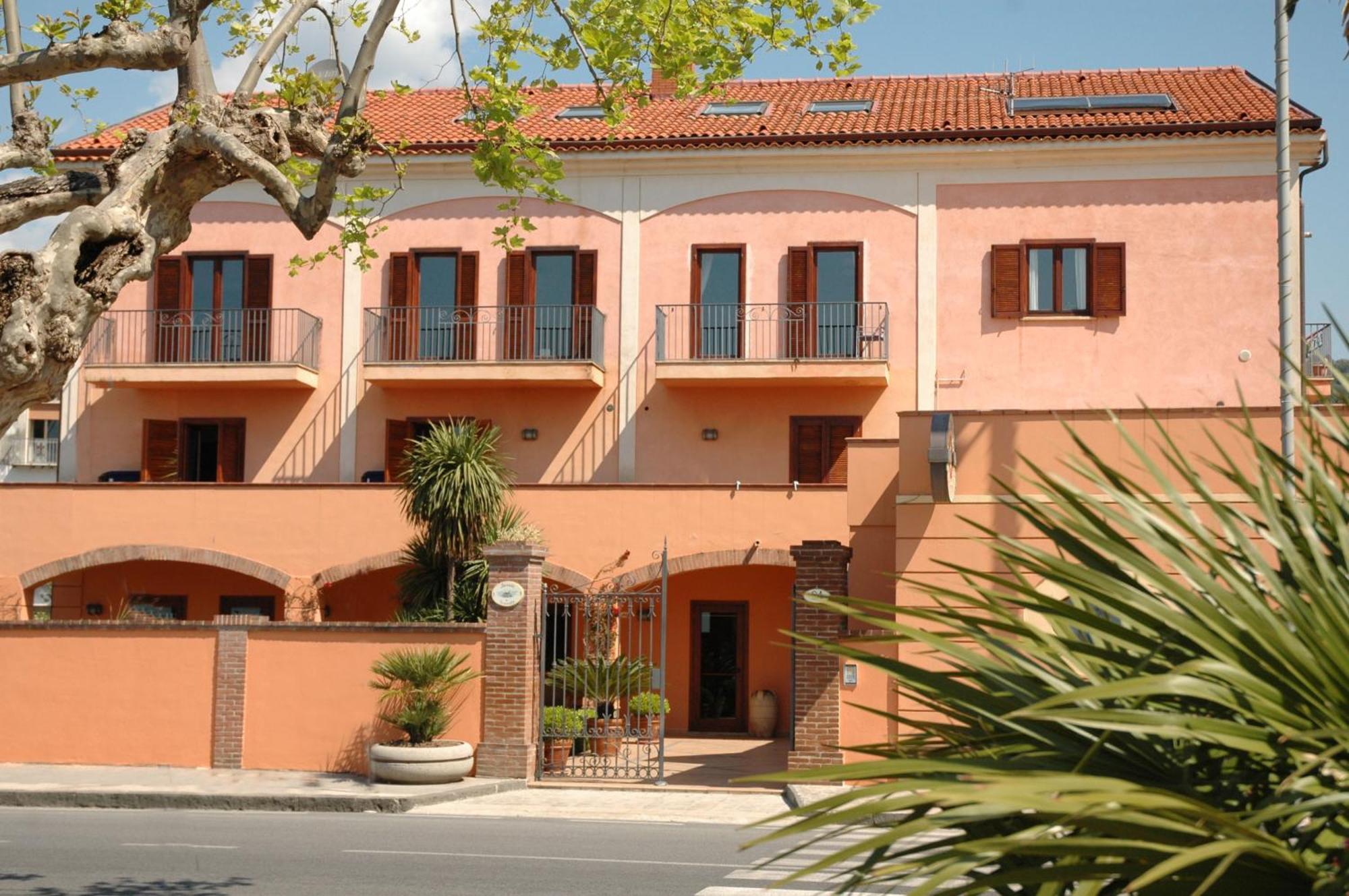 Hotel Locanda Dei Trecento Sapri Dış mekan fotoğraf